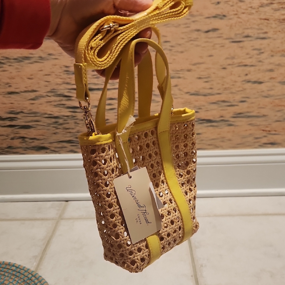 Universal Thread Yellow and Tan Woven Tote - Picture 14 of 16